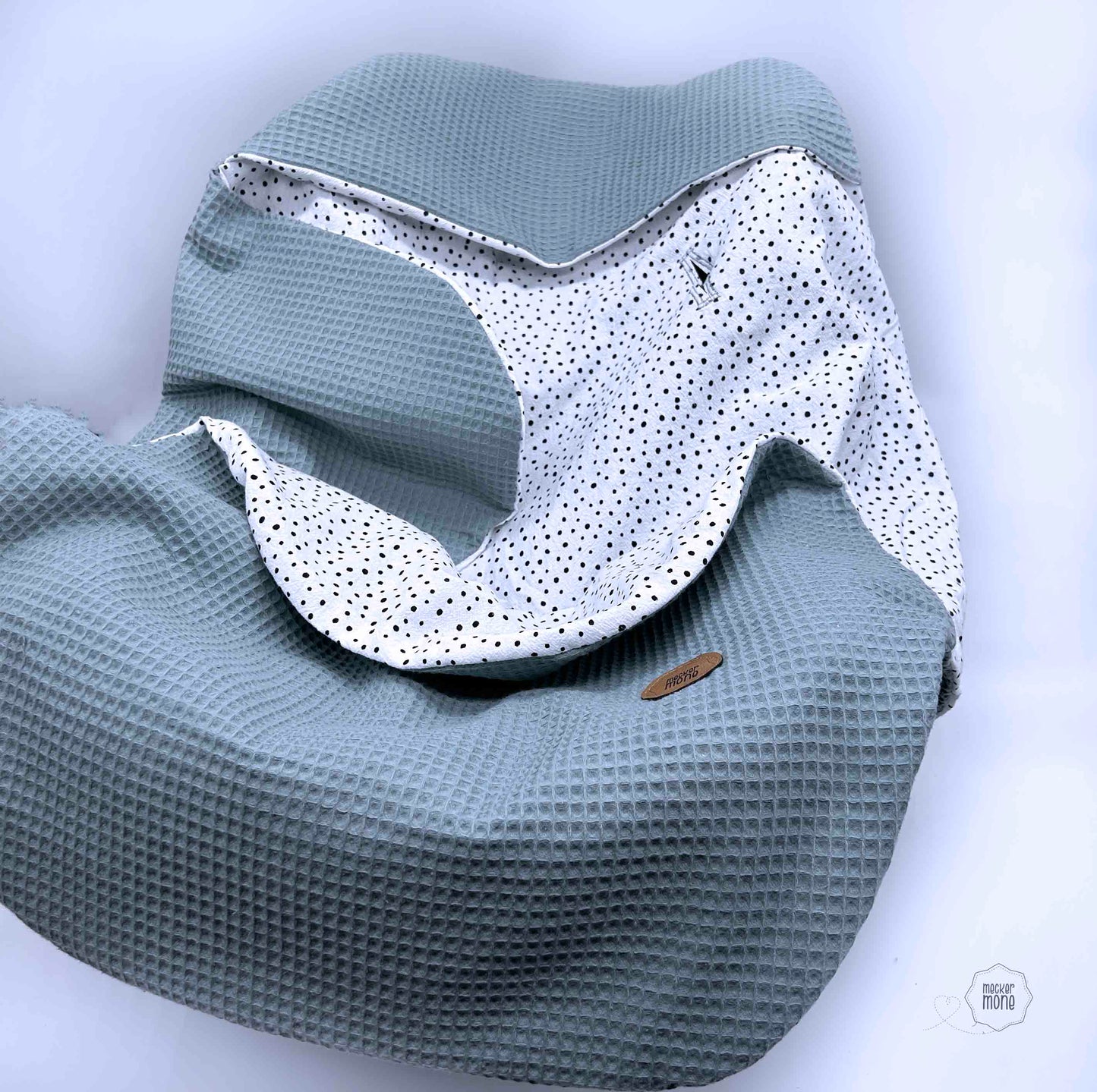 Einschlagdecke für die Babyschale mint mit Punkten schwarz weiß