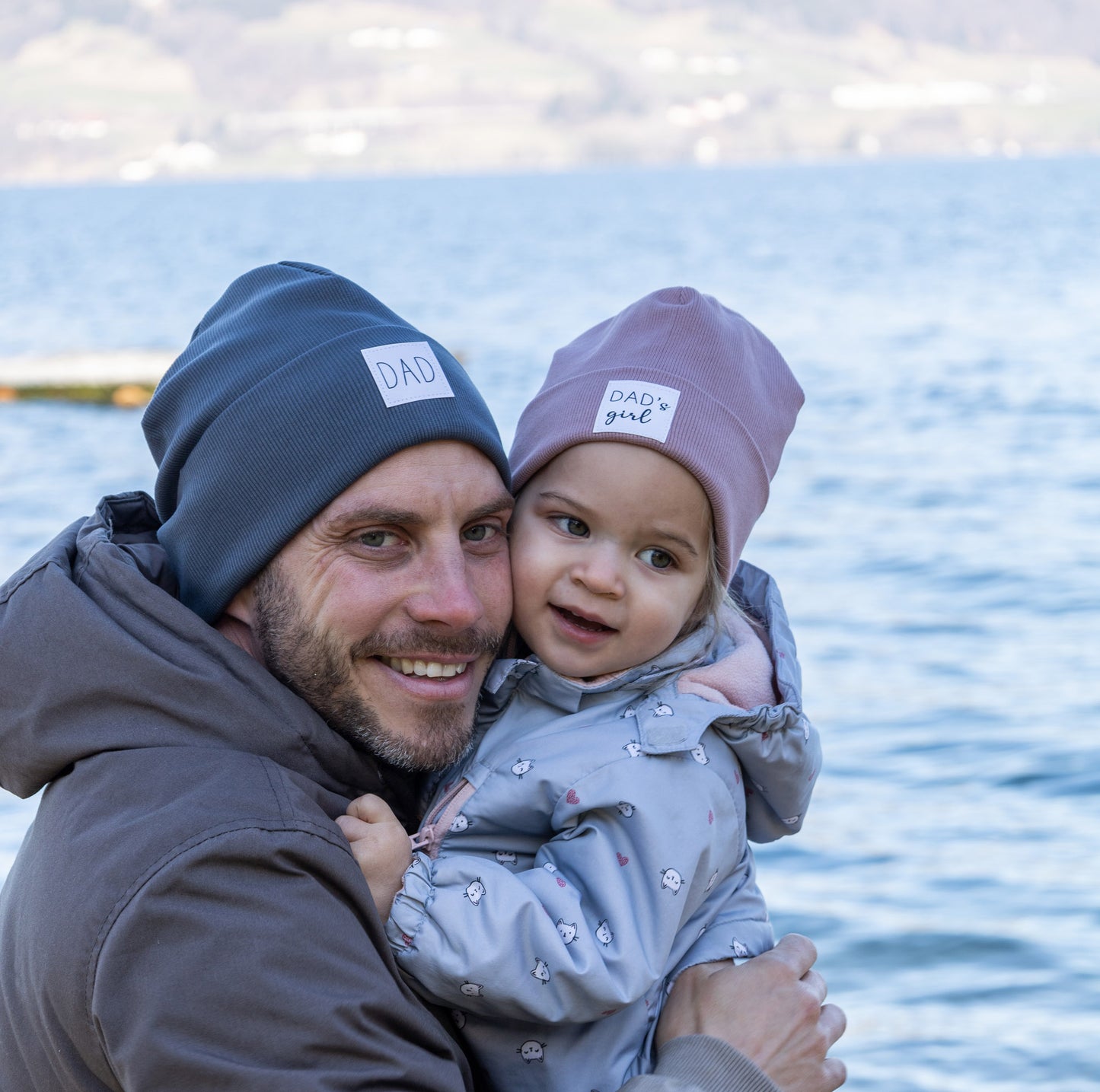 Beanies mit Statement – Das persönliche, handgemachte Geschenk für die ganze Familie