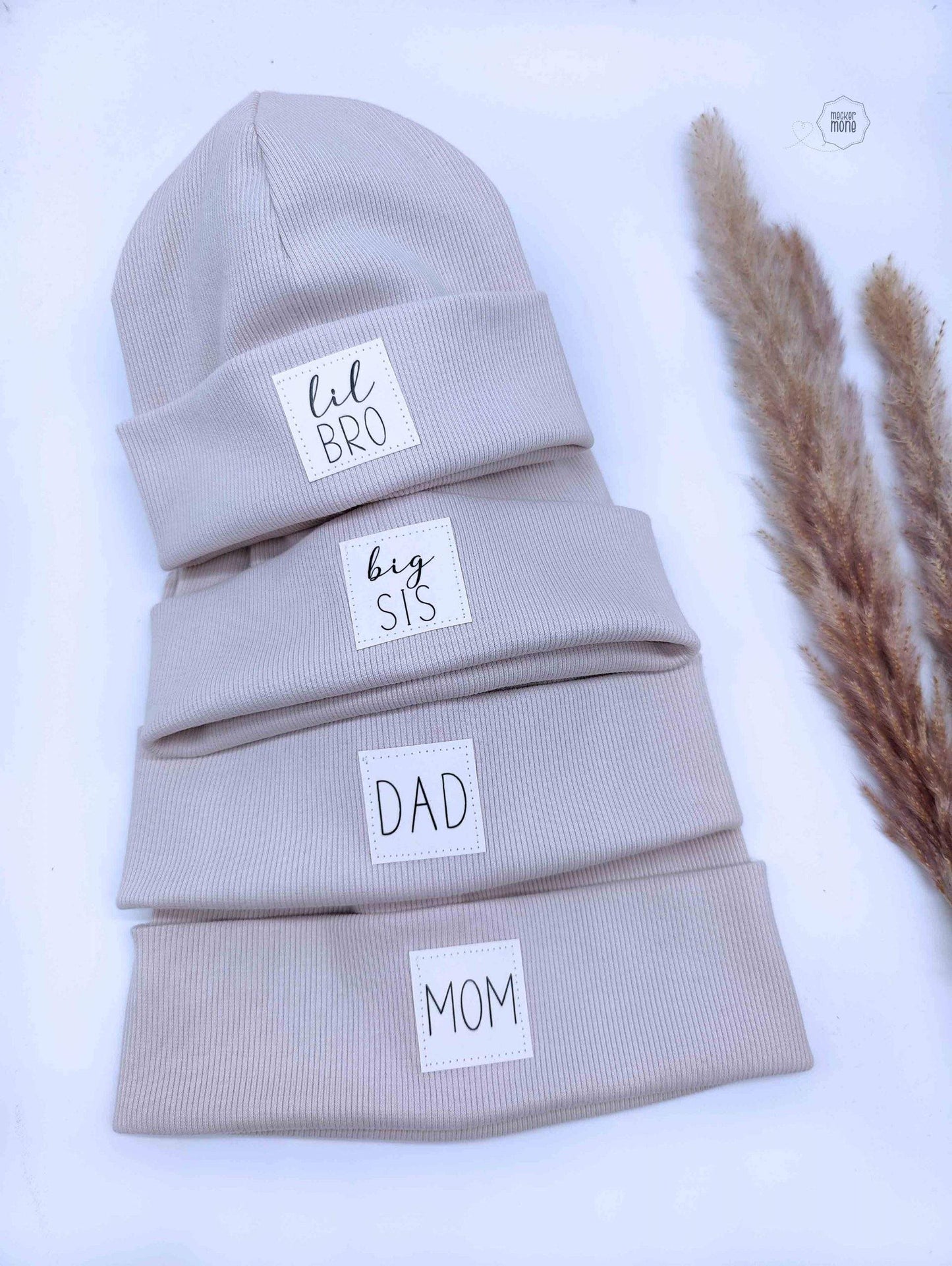 Beanies mit Statement – Das persönliche, handgemachte Geschenk für die ganze Familie