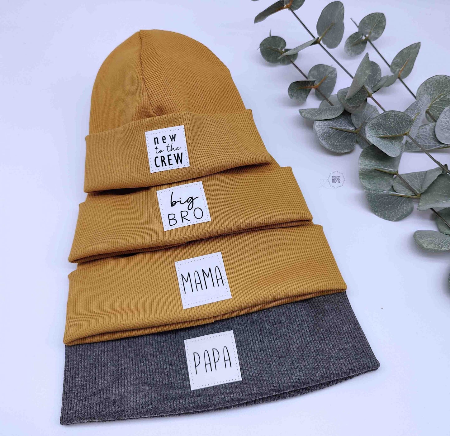 Beanies mit Statement – Das persönliche, handgemachte Geschenk für die ganze Familie