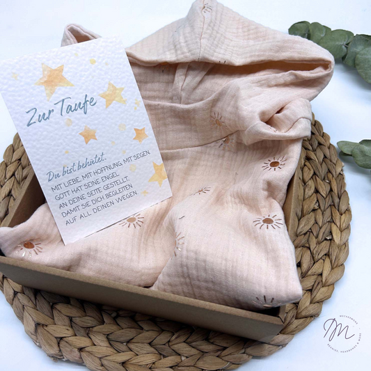 Taufgeschenk-Set mit Badeponcho & handgemachter Karte – liebevoll & handgemacht
