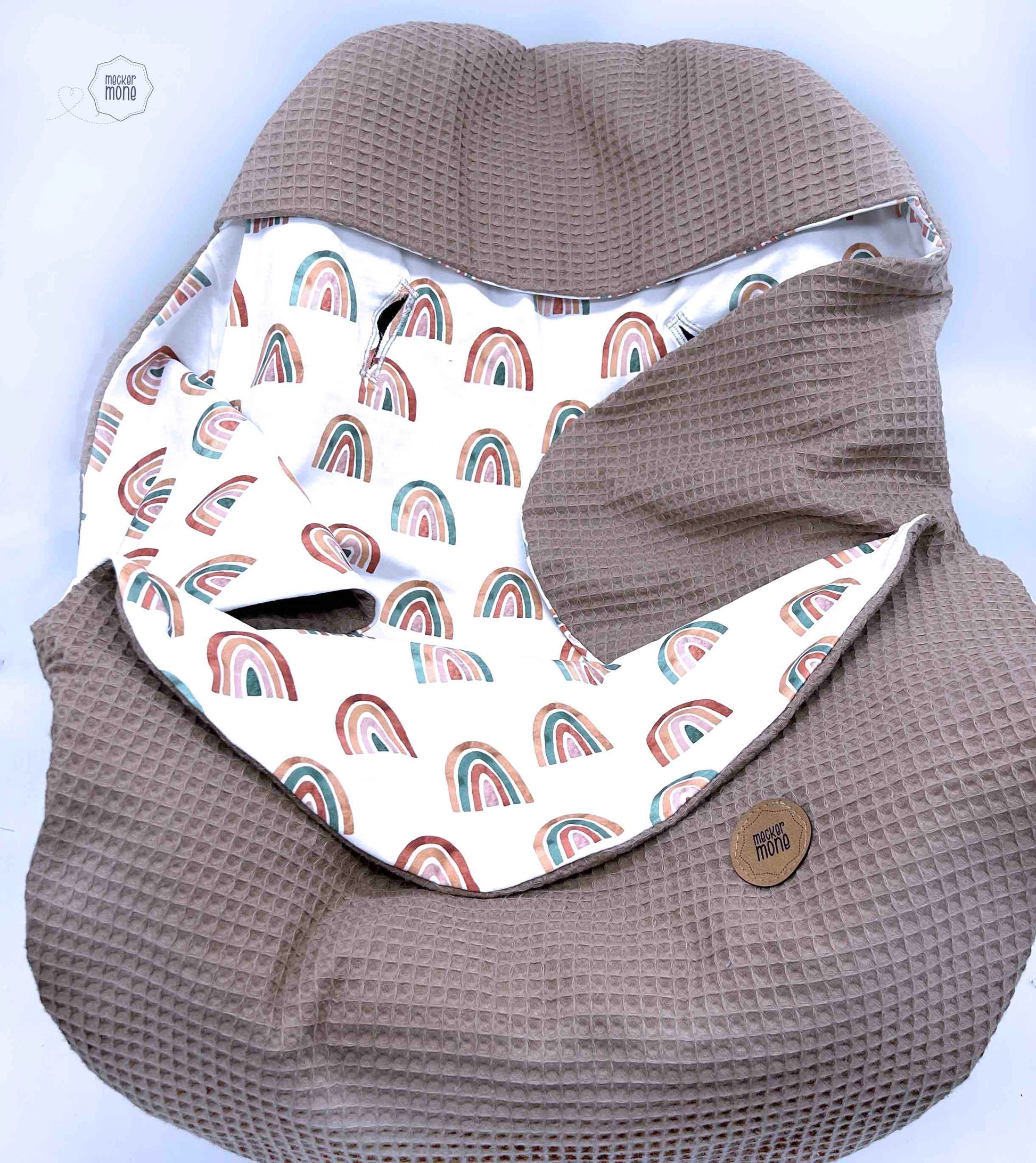 Einschlagdecke für die Babyschale - beige mit Regenbogen