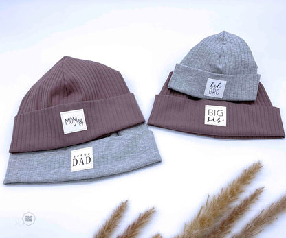 Statement Beanie Frühling – Handgemachte, personalisierte Beanie für Mama, Baby & Familie