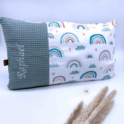 Personalisierbarer Kuschelpolster – Handgemachtes Geschenk zur Geburt & Taufe | Meckermone
